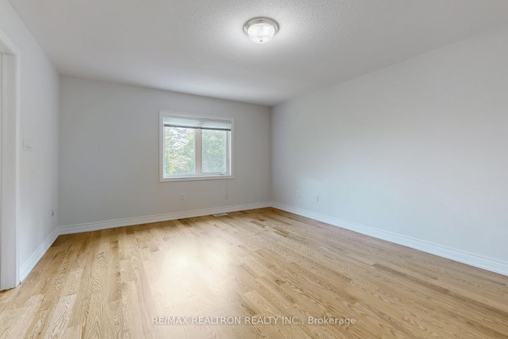 Photo 24 at 86 - 8 Townwood Drive, Jefferson, Richmond Hill