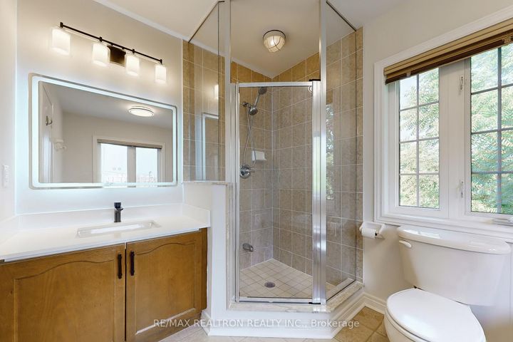 Photo 27 at 86 - 8 Townwood Drive, Jefferson, Richmond Hill