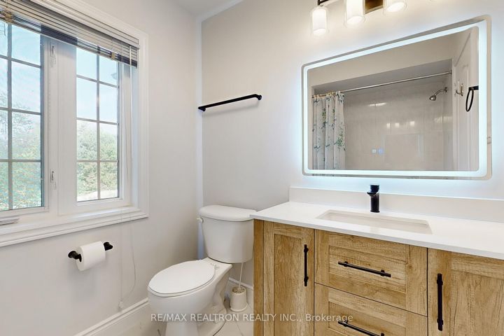 Photo 34 at 86 - 8 Townwood Drive, Jefferson, Richmond Hill