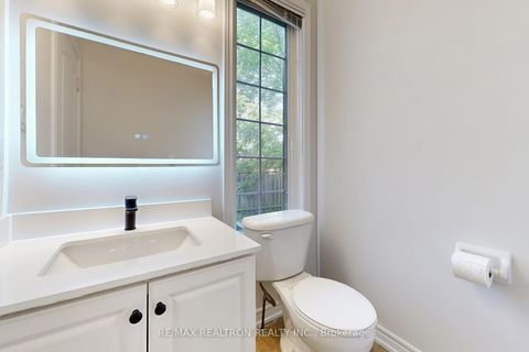 Photo 17 at 86 - 8 Townwood Drive, Jefferson, Richmond Hill