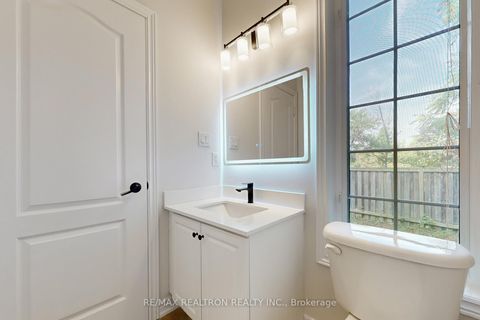 Photo 18 at 86 - 8 Townwood Drive, Jefferson, Richmond Hill