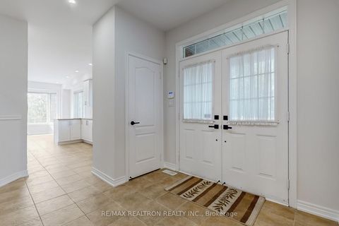 Photo 19 at 86 - 8 Townwood Drive, Jefferson, Richmond Hill