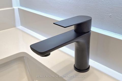 Photo 30 at 86 - 8 Townwood Drive, Jefferson, Richmond Hill