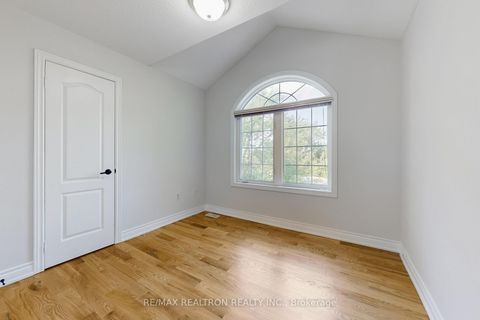 Photo 32 at 86 - 8 Townwood Drive, Jefferson, Richmond Hill