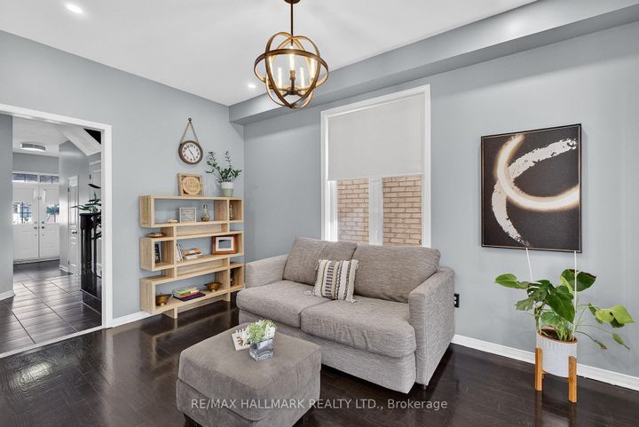 Photo 14 at 30 Catalpa Crescent, Patterson, Vaughan