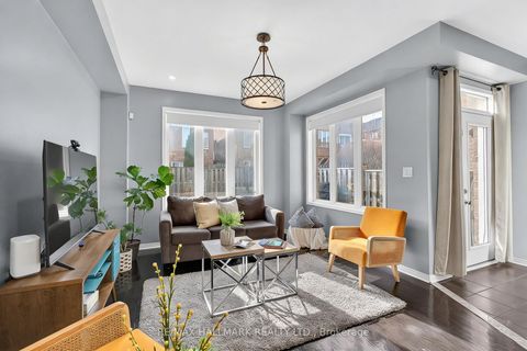 Photo 11 at 30 Catalpa Crescent, Patterson, Vaughan