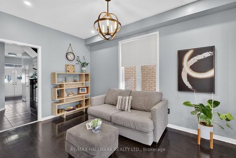 Photo 14 at 30 Catalpa Crescent, Patterson, Vaughan