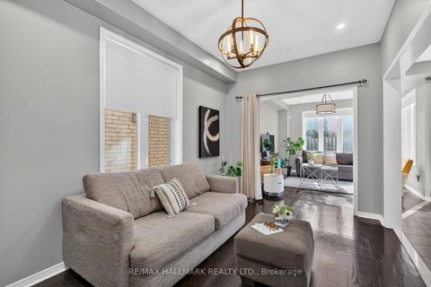 Photo 15 at 30 Catalpa Crescent, Patterson, Vaughan