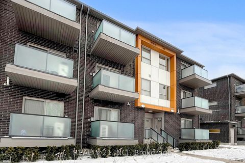 Photo 4 at 427 - 2789 Eglinton Ave East Avenue, Eglinton East, Toronto