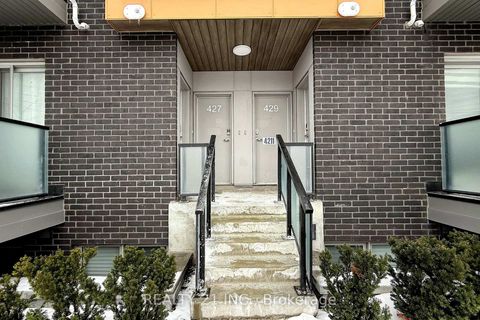 Photo 5 at 427 - 2789 Eglinton Ave East Avenue, Eglinton East, Toronto