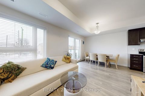 Photo 12 at 427 - 2789 Eglinton Ave East Avenue, Eglinton East, Toronto