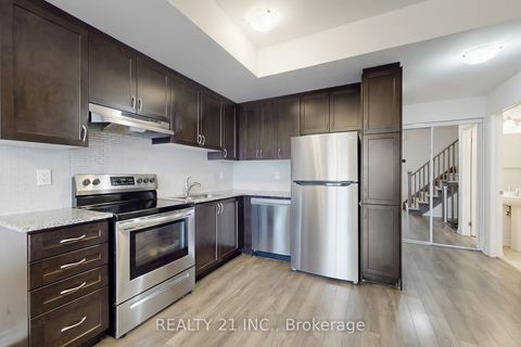 Photo 13 at 427 - 2789 Eglinton Ave East Avenue, Eglinton East, Toronto