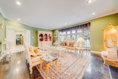 Photo 2 at 28 Edmund Crescent, Bayview Hill, Richmond Hill