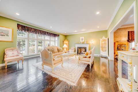 Photo 3 at 28 Edmund Crescent, Bayview Hill, Richmond Hill