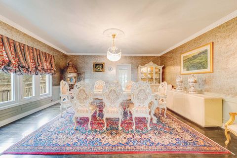 Photo 4 at 28 Edmund Crescent, Bayview Hill, Richmond Hill