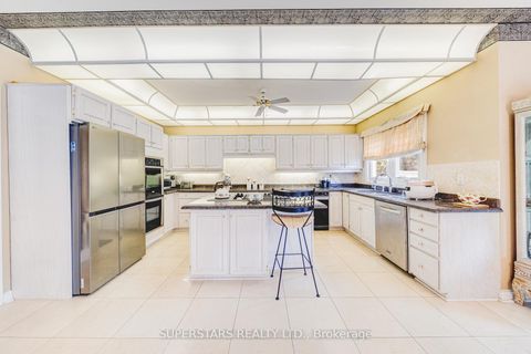 Photo 5 at 28 Edmund Crescent, Bayview Hill, Richmond Hill