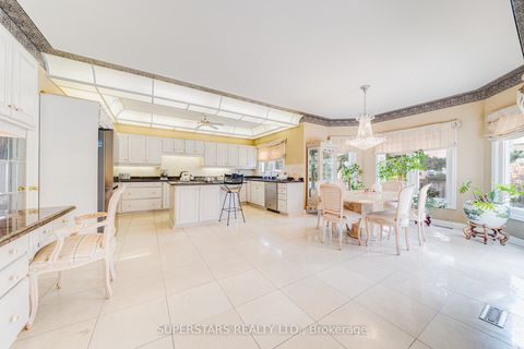 Photo 7 at 28 Edmund Crescent, Bayview Hill, Richmond Hill