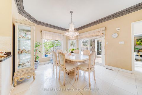 Photo 8 at 28 Edmund Crescent, Bayview Hill, Richmond Hill