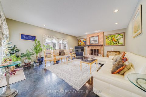 Photo 10 at 28 Edmund Crescent, Bayview Hill, Richmond Hill