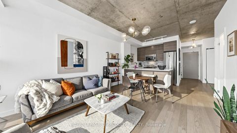 Photo 4 at 1313 - 111 Bathurst Street, Waterfront Communities C1, Toronto