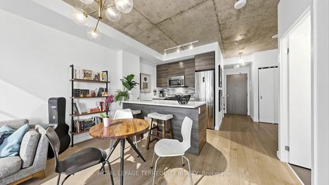 Photo 6 at 1313 - 111 Bathurst Street, Waterfront Communities C1, Toronto