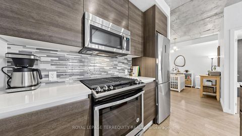 Photo 9 at 1313 - 111 Bathurst Street, Waterfront Communities C1, Toronto