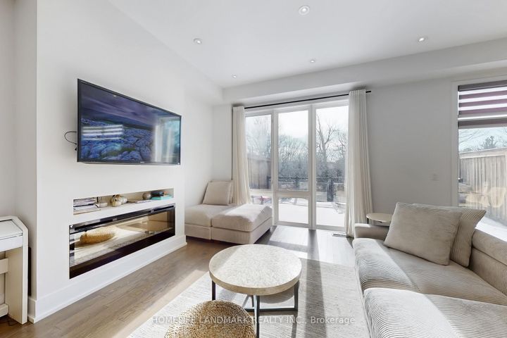 Photo 1 at 22 Crestridge Drive, Patterson, Vaughan