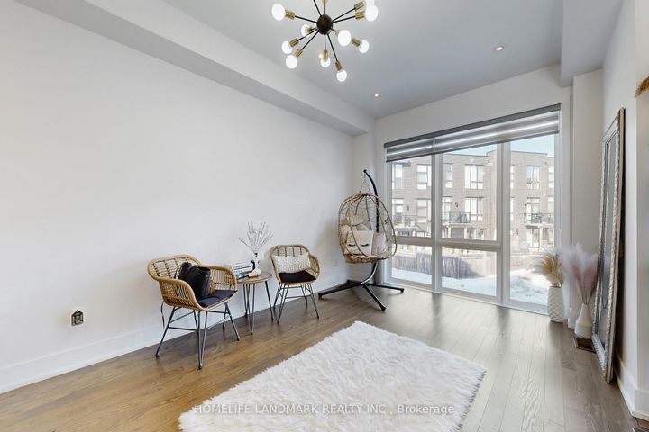 Photo 9 at 22 Crestridge Drive, Patterson, Vaughan