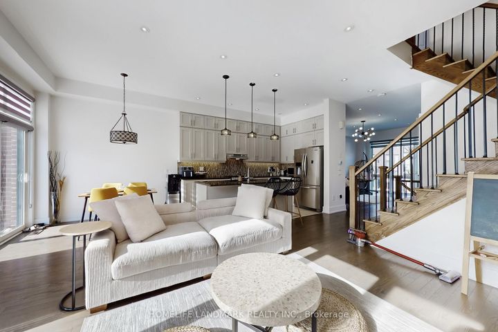 Photo 13 at 22 Crestridge Drive, Patterson, Vaughan