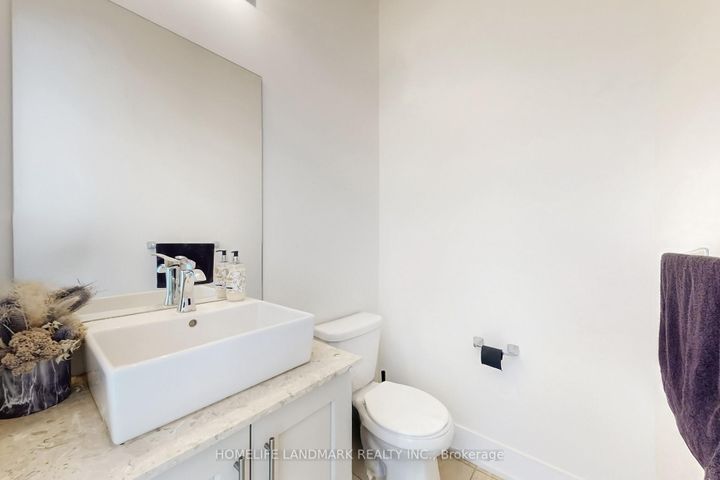 Photo 15 at 22 Crestridge Drive, Patterson, Vaughan