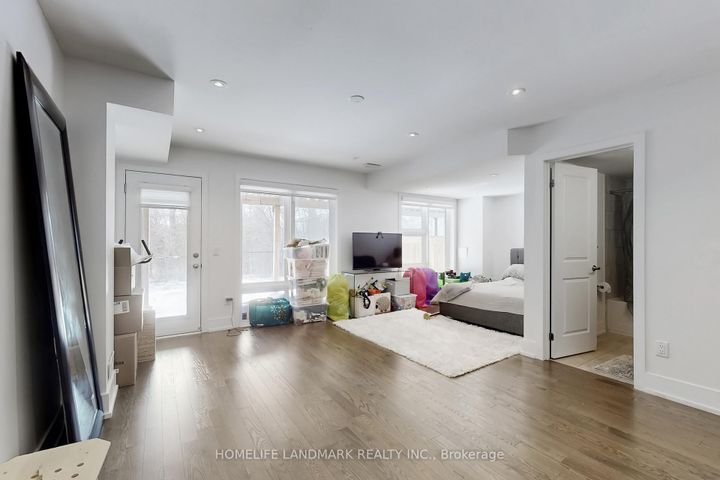 Photo 22 at 22 Crestridge Drive, Patterson, Vaughan