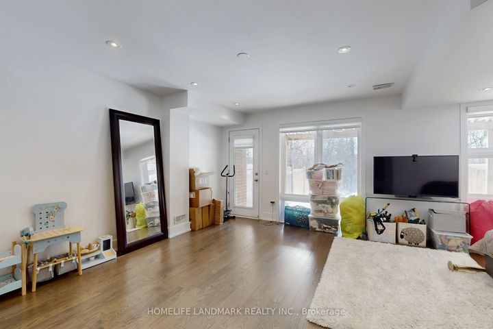 Photo 23 at 22 Crestridge Drive, Patterson, Vaughan