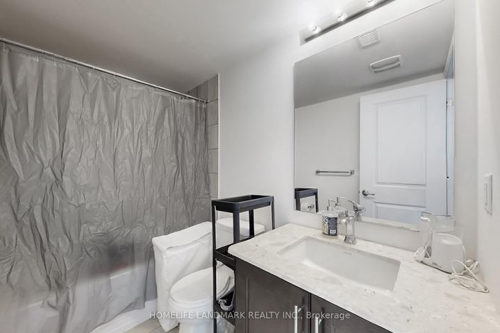 Photo 27 at 22 Crestridge Drive, Patterson, Vaughan