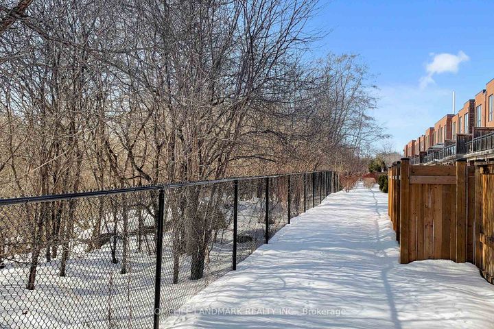 Photo 37 at 22 Crestridge Drive, Patterson, Vaughan