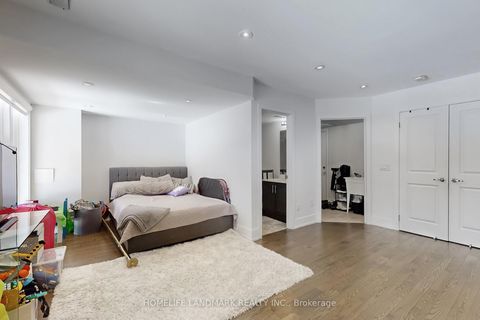 Photo 25 at 22 Crestridge Drive, Patterson, Vaughan