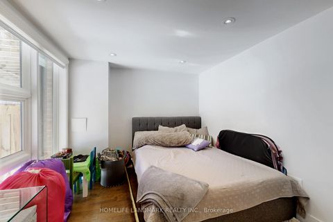 Photo 26 at 22 Crestridge Drive, Patterson, Vaughan