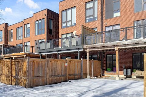 Photo 33 at 22 Crestridge Drive, Patterson, Vaughan