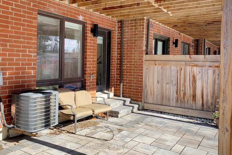 Photo 35 at 22 Crestridge Drive, Patterson, Vaughan