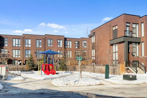 Photo 38 at 22 Crestridge Drive, Patterson, Vaughan