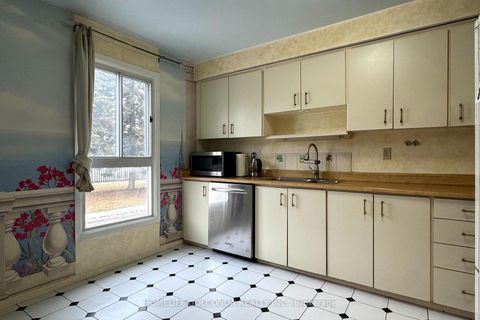 Photo 11 at 134 - 201 Alexmuir Boulevard, Agincourt North, Toronto