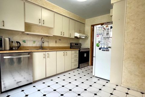 Photo 12 at 134 - 201 Alexmuir Boulevard, Agincourt North, Toronto