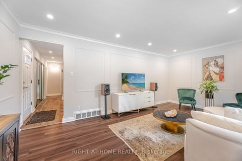 Photo 6 at 15 Kemano Road, Aurora Heights, Aurora