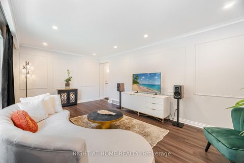 Photo 7 at 15 Kemano Road, Aurora Heights, Aurora