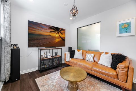 Photo 17 at 15 Kemano Road, Aurora Heights, Aurora