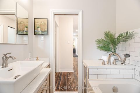 Photo 26 at 15 Kemano Road, Aurora Heights, Aurora