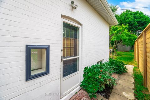 Photo 28 at 15 Kemano Road, Aurora Heights, Aurora