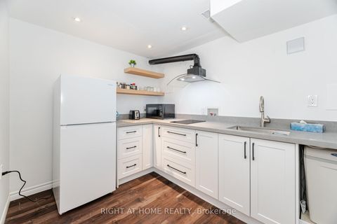 Photo 34 at 15 Kemano Road, Aurora Heights, Aurora