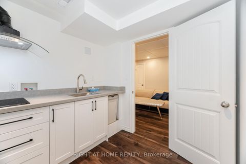 Photo 35 at 15 Kemano Road, Aurora Heights, Aurora