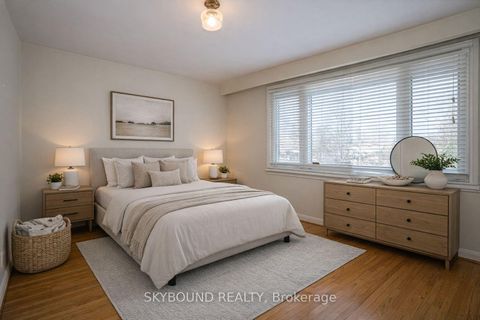 Photo 4 at 9 Caronport Crescent, Donalda, Toronto