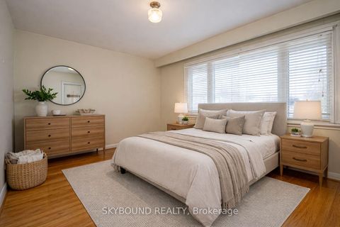 Photo 5 at 9 Caronport Crescent, Donalda, Toronto